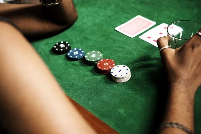 Ultimate poker